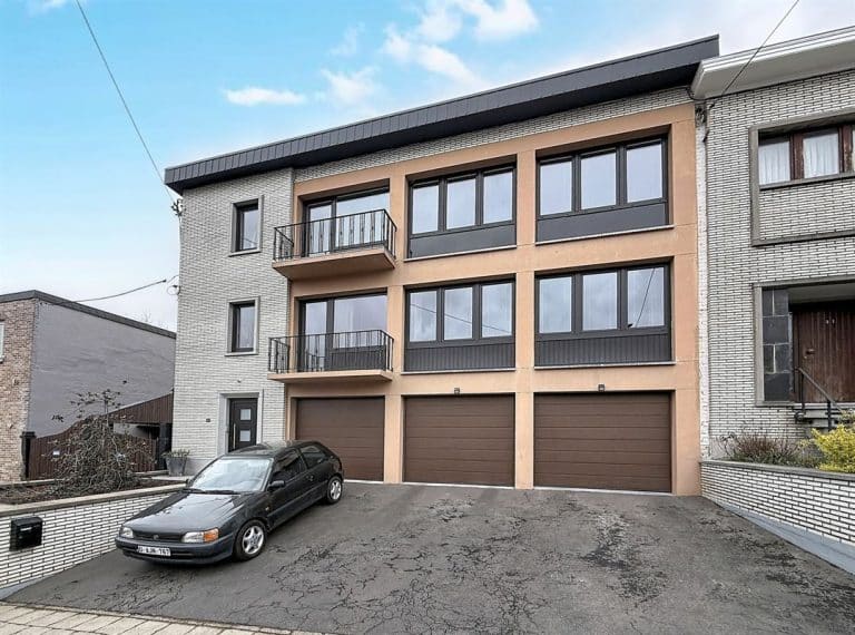 Ensemble de 3 appartements avec garages et jardin – Excellent état – Situation idéale à Jupille